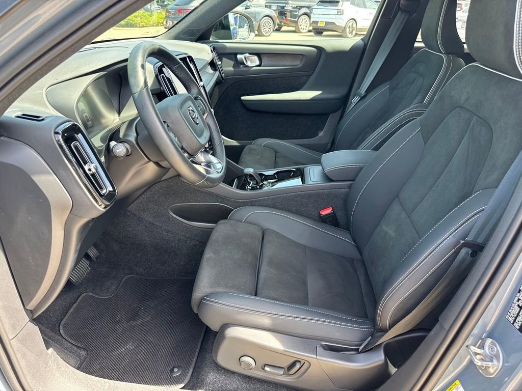 Used 2023 Volvo XC40 Recharge Plus AWD/4WD image 8