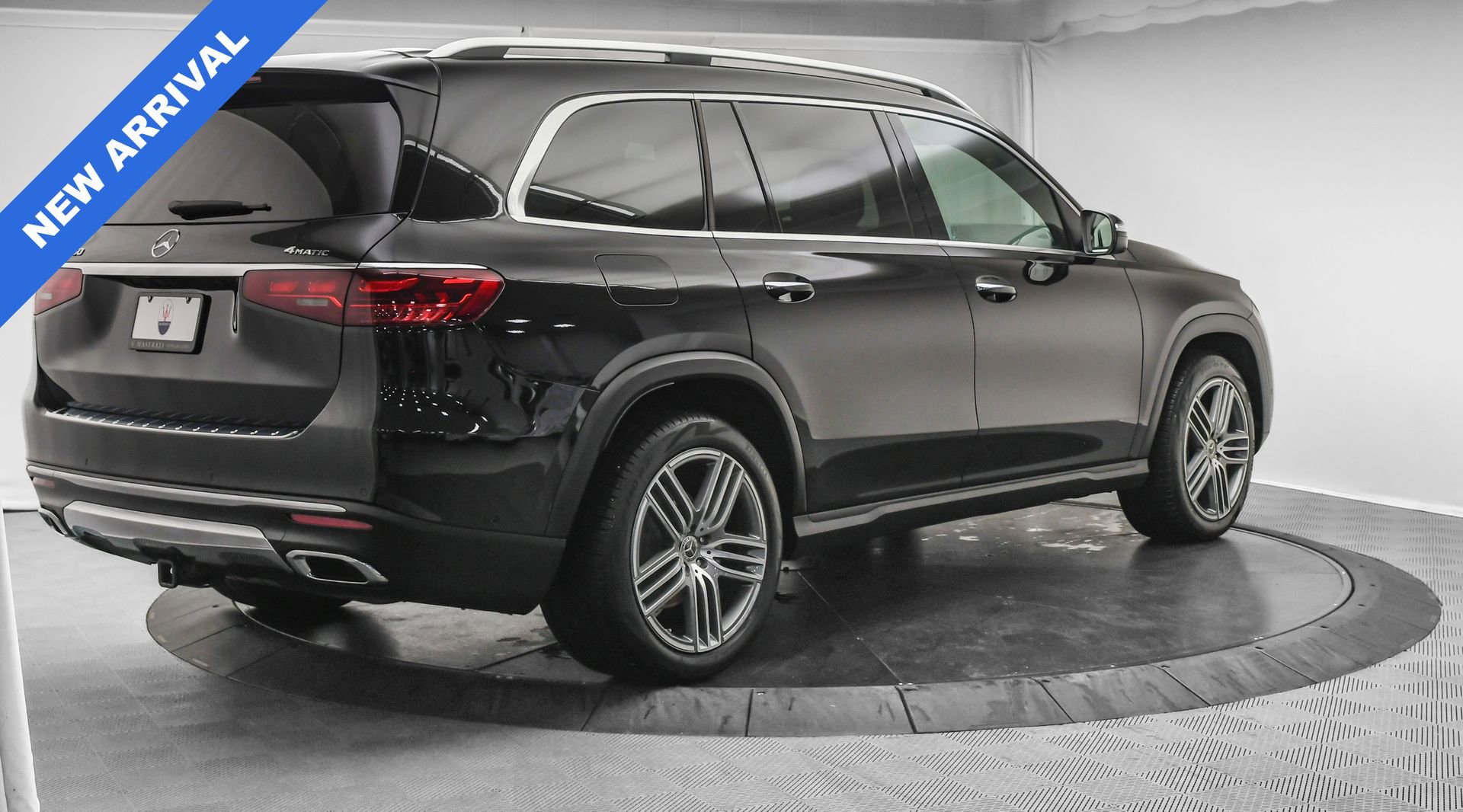 Used 2025 Mercedes-Benz GLS 450 4MATIC image 10