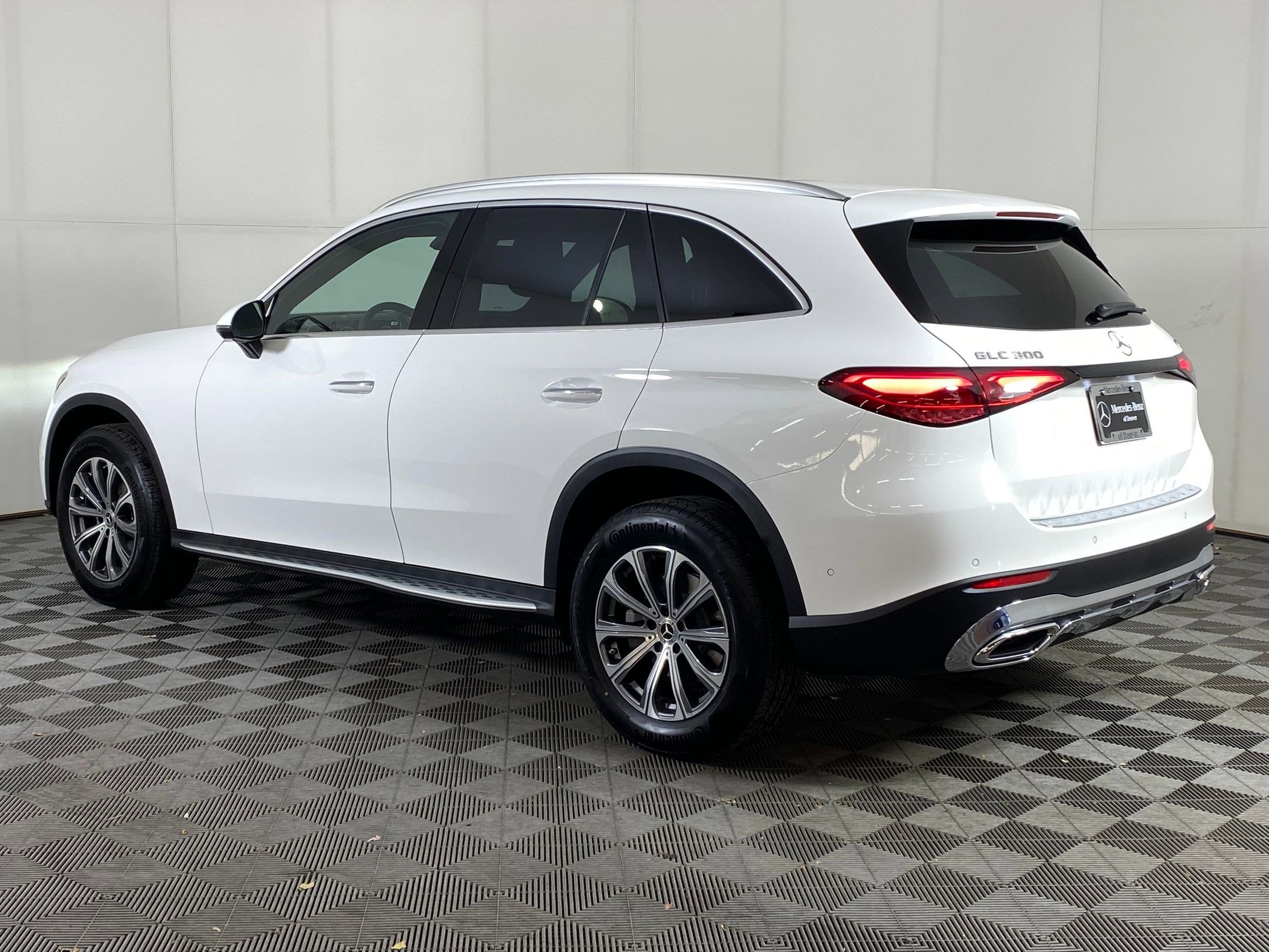 Used 2026 Mercedes-Benz GLC 300 4MATIC image 3