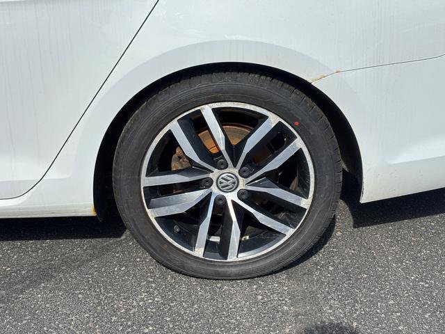 Used 2016 Volkswagen Golf 4dr Auto TSI image 27