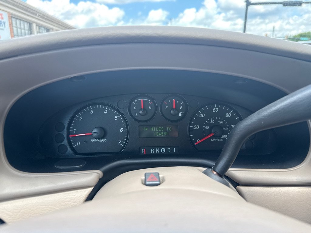 Used 2007 Ford Taurus SE FWD image 15