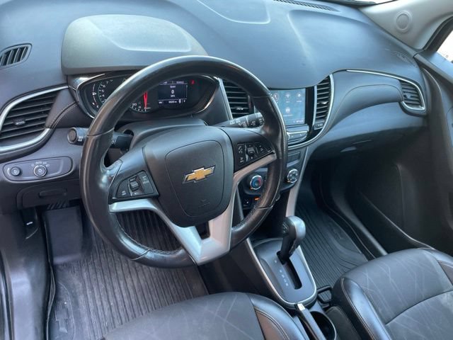 Used 2020 Chevrolet Trax LT w/ Driver Confidence Package FWD image 24