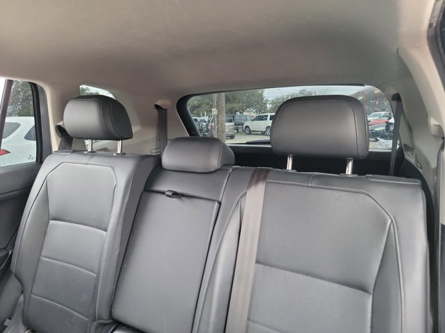 Used 2020 Volkswagen Tiguan SE image 14