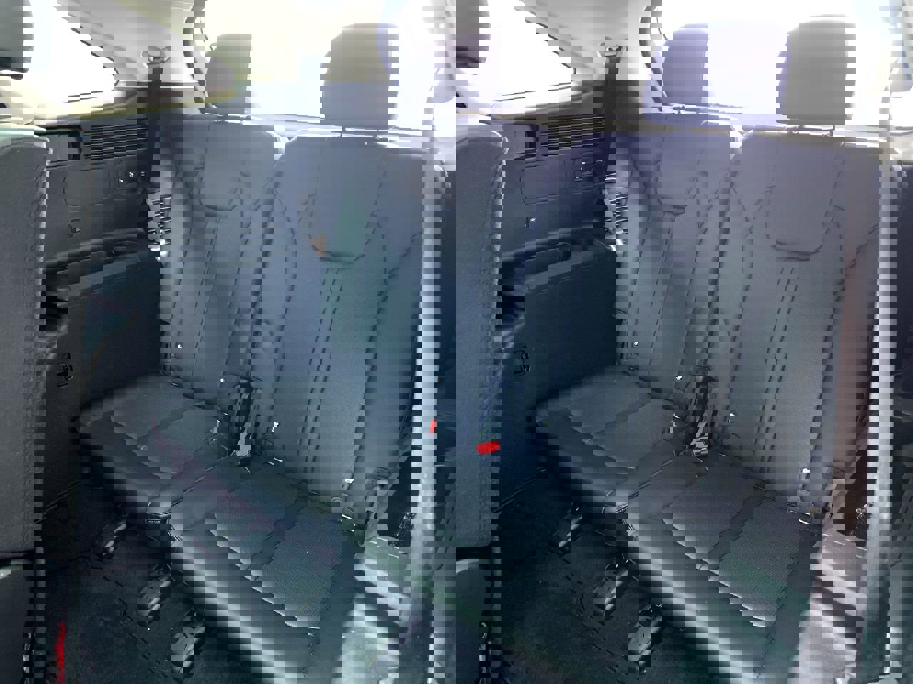 Certified 2025 Kia Sorento S w/ Panoramic Sunroof Package image 34