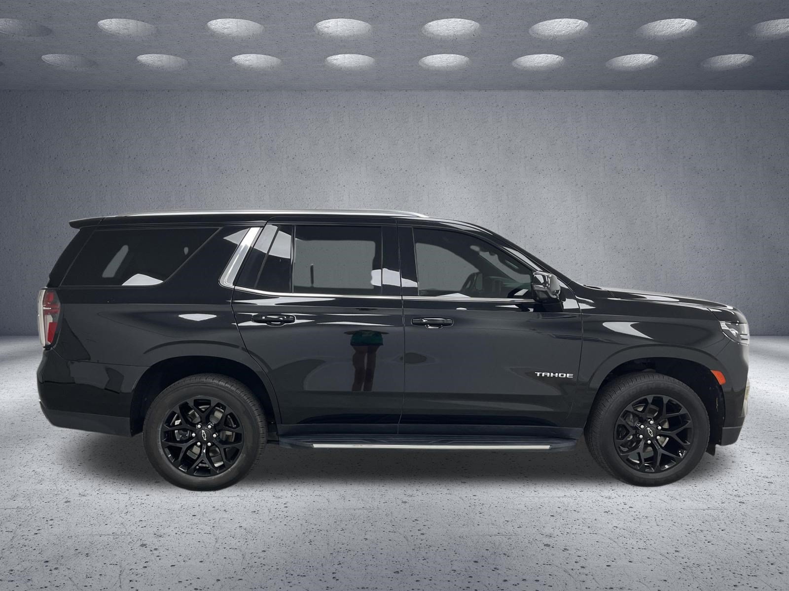 Used 2022 Chevrolet Tahoe LT w/ Luxury Package AWD/4WD image 6
