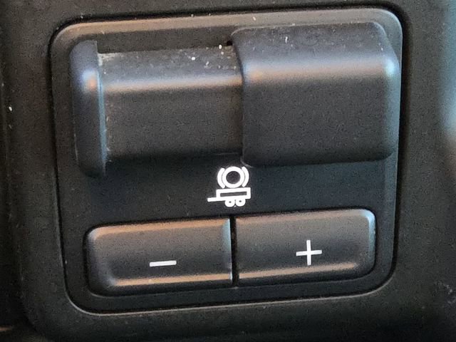 Used 2022 Chevrolet Silverado 2500 Custom w/ Custom Value Package image 6