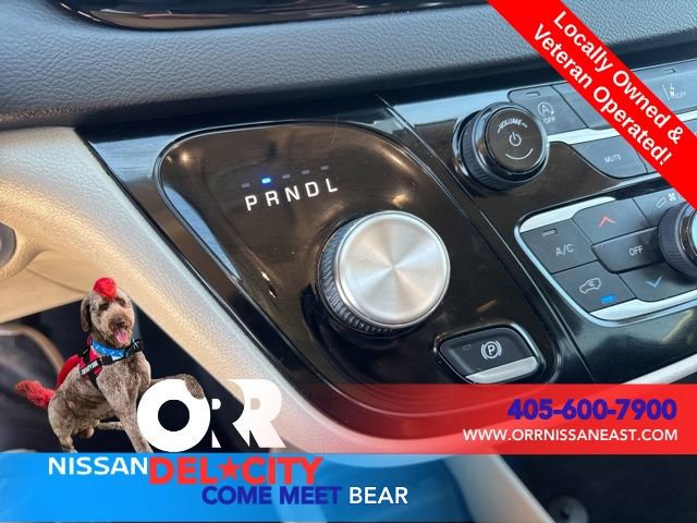 Used 2023 Chrysler Pacifica Touring-L image 27