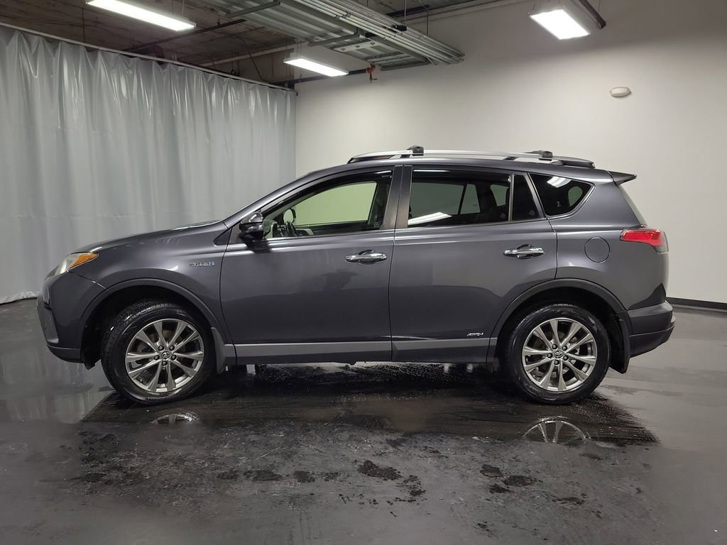 Used 2018 Toyota RAV4 Limited image 5