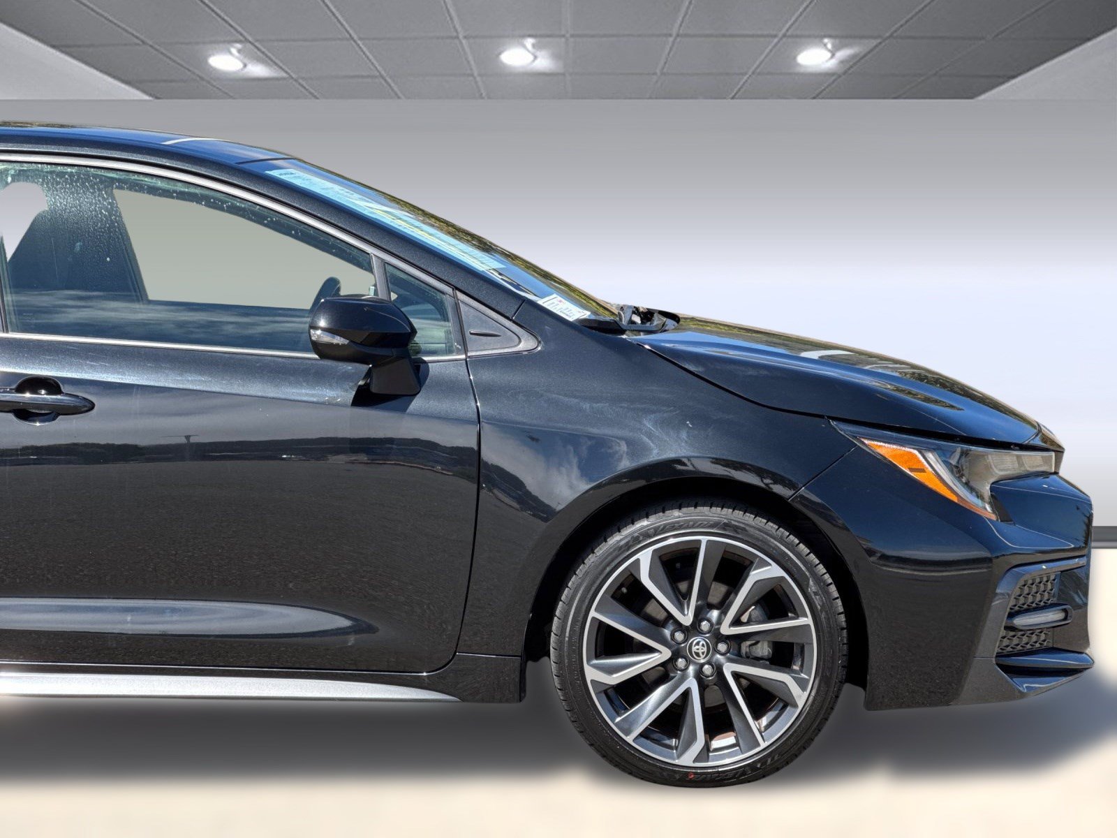 Used 2021 Toyota Corolla SE w/ Carpet Mat Package (TMS) FWD image 32