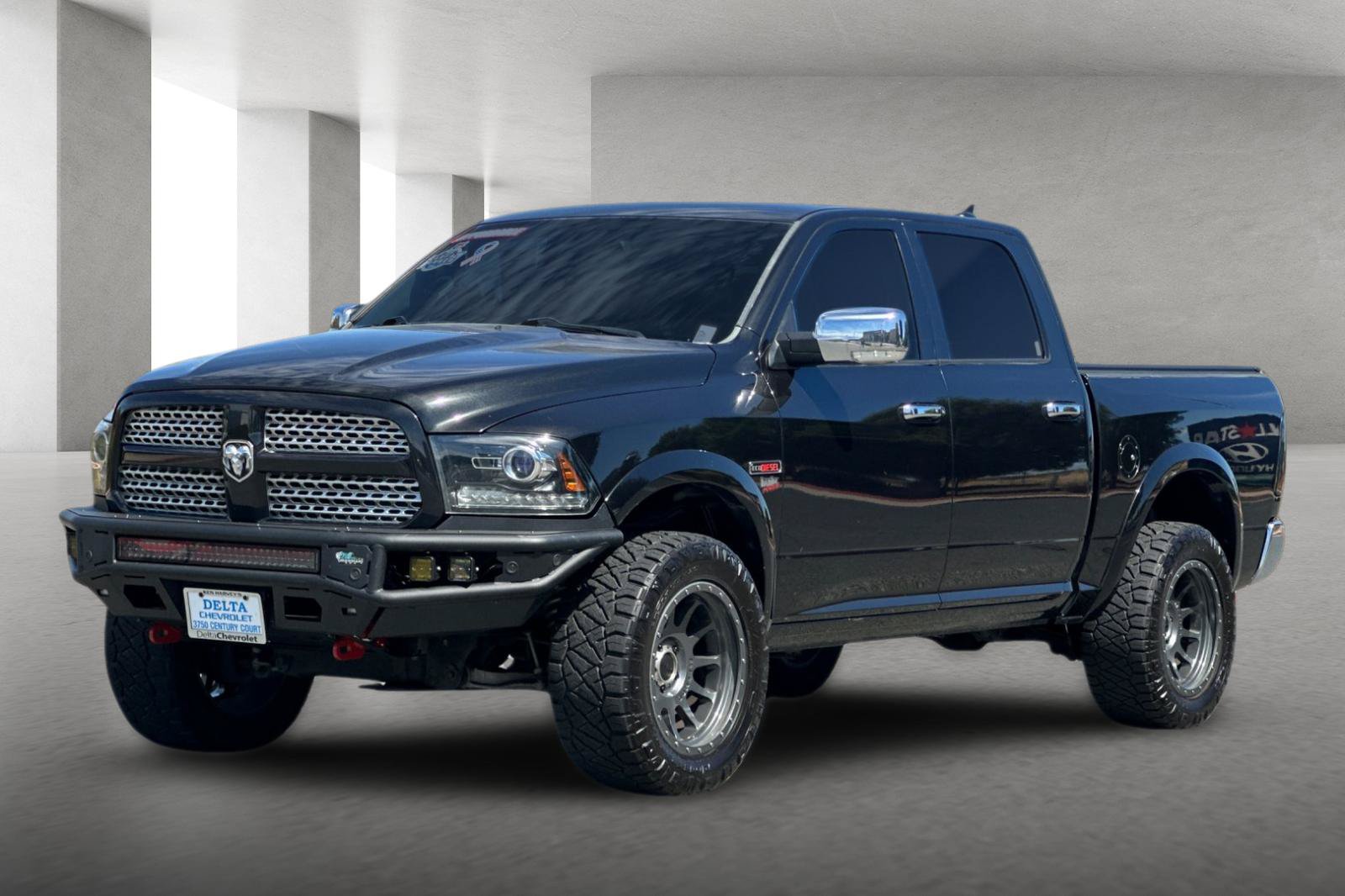 Used 2015 RAM 1500 Laramie w/ Convenience Group AWD/4WD image 8