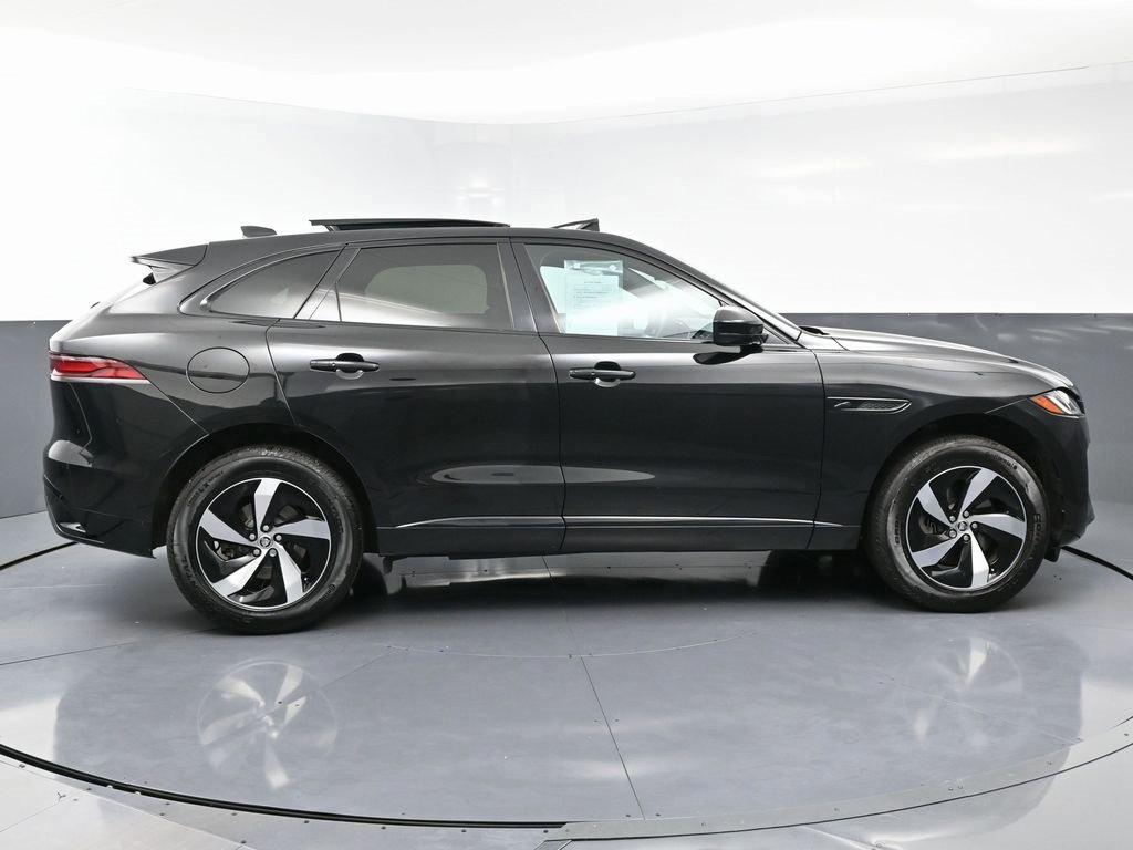 Used 2024 Jaguar F-PACE R-Dynamic S image 8