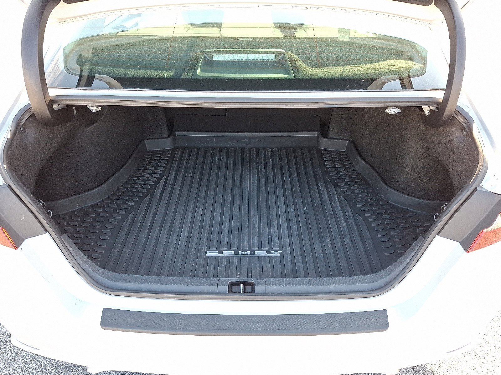 Used 2023 Toyota Camry SE image 28