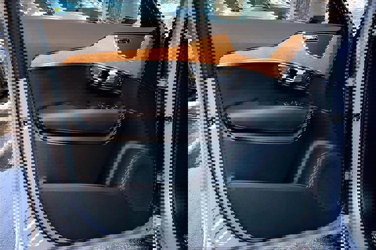 Certified 2024 Volvo XC90 B6 Plus image 21