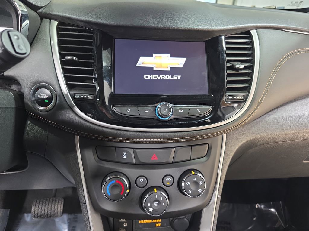 Used 2020 Chevrolet Trax LT w/ LT Convenience Package FWD image 19