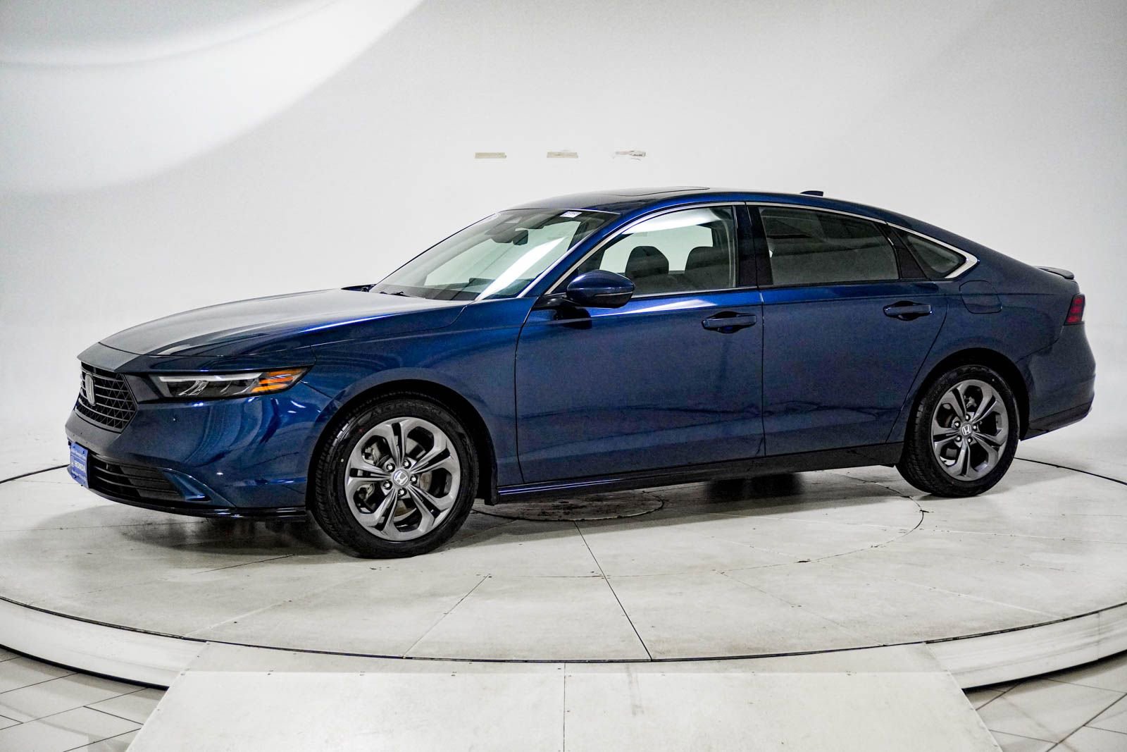 Certified 2025 Honda Accord EX-L image 4