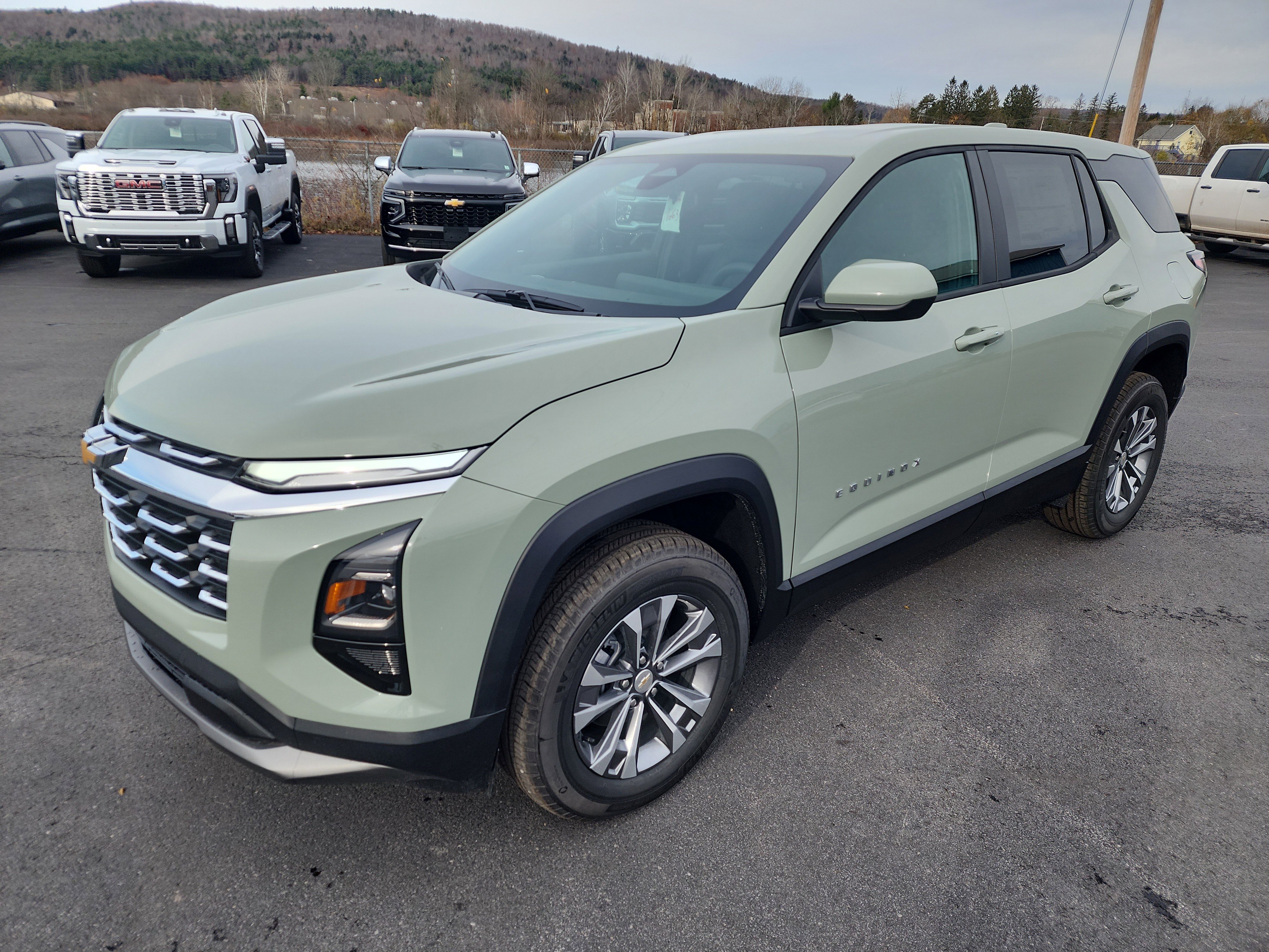 New 2026 Chevrolet Equinox LT w/ Convenience Package II image 4