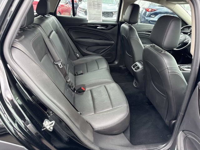 Used 2018 Buick Regal Essence w/ Sights and Sounds Package AWD/4WD image 11