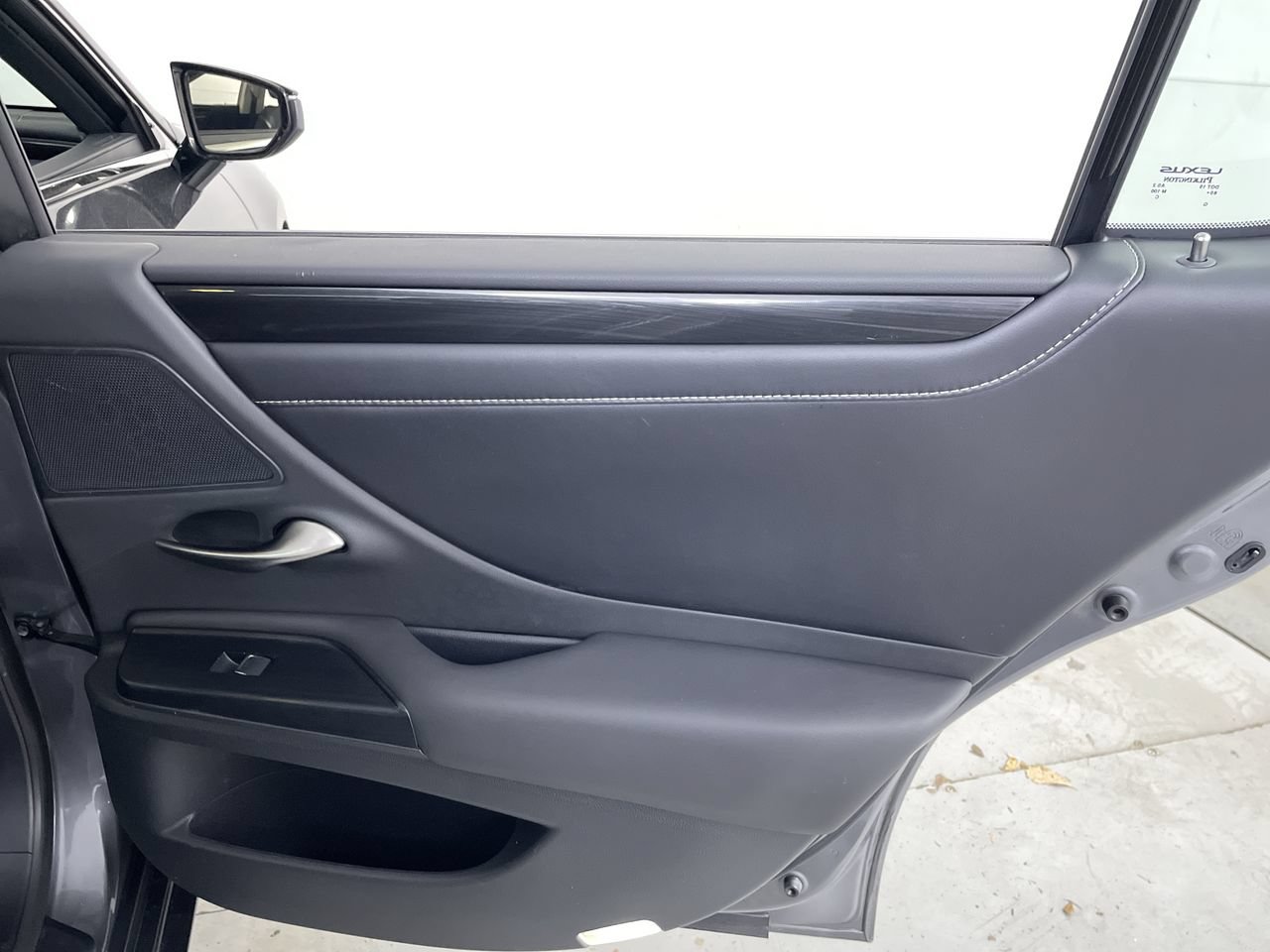 Used 2021 Lexus ES 350 w/ Accessory Package FWD image 22