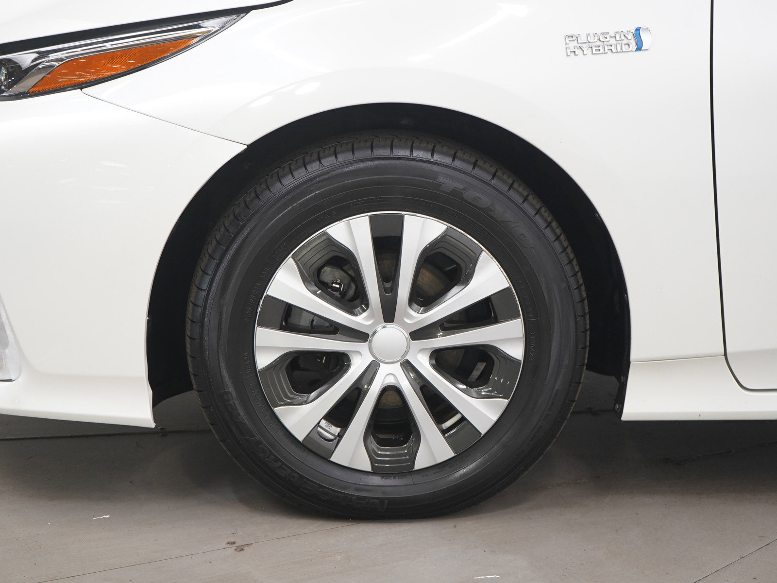 Used 2018 Toyota Prius Prime Premium image 27