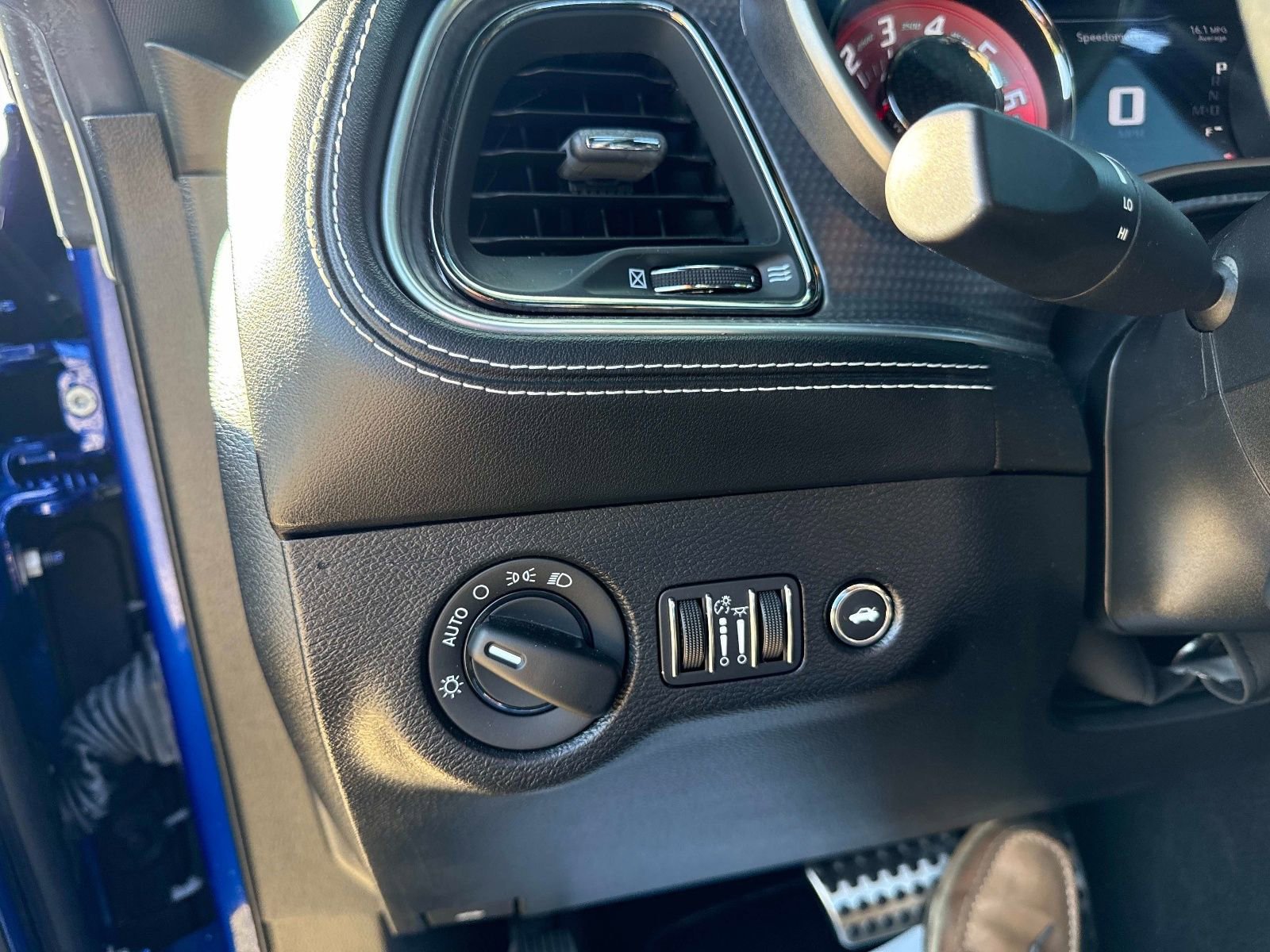 Used 2021 Dodge Challenger SRT Hellcat image 24