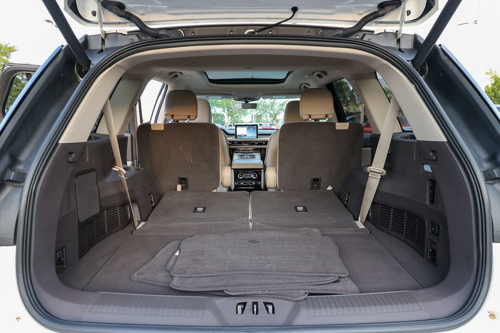 Used 2022 Lincoln Aviator AWD w/ Premium Package image 38