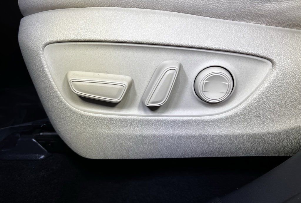 Certified 2020 Toyota Highlander Platinum image 22