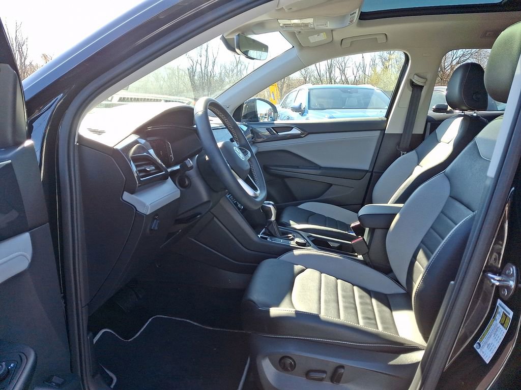 Certified 2023 Volkswagen Taos SEL image 13