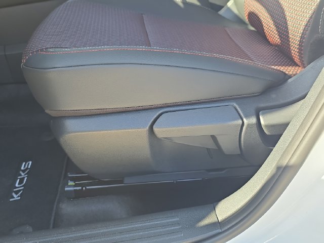 New 2026 Nissan Kicks SR FWD image 22