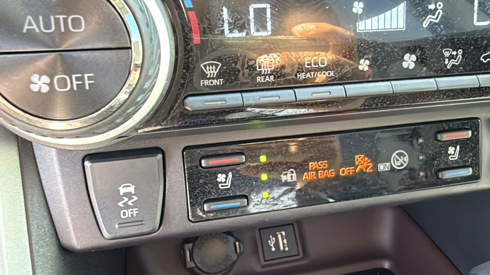 Used 2025 Toyota RAV4 Limited w/ Advanced Technology Package FWD image 23