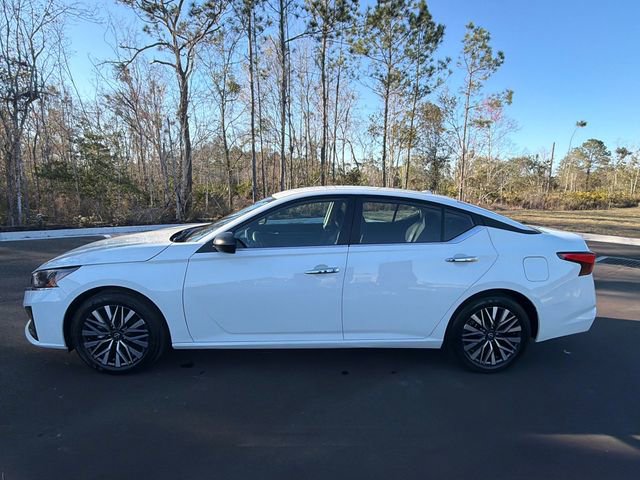 Used 2025 Nissan Altima 2.5 SV image 2