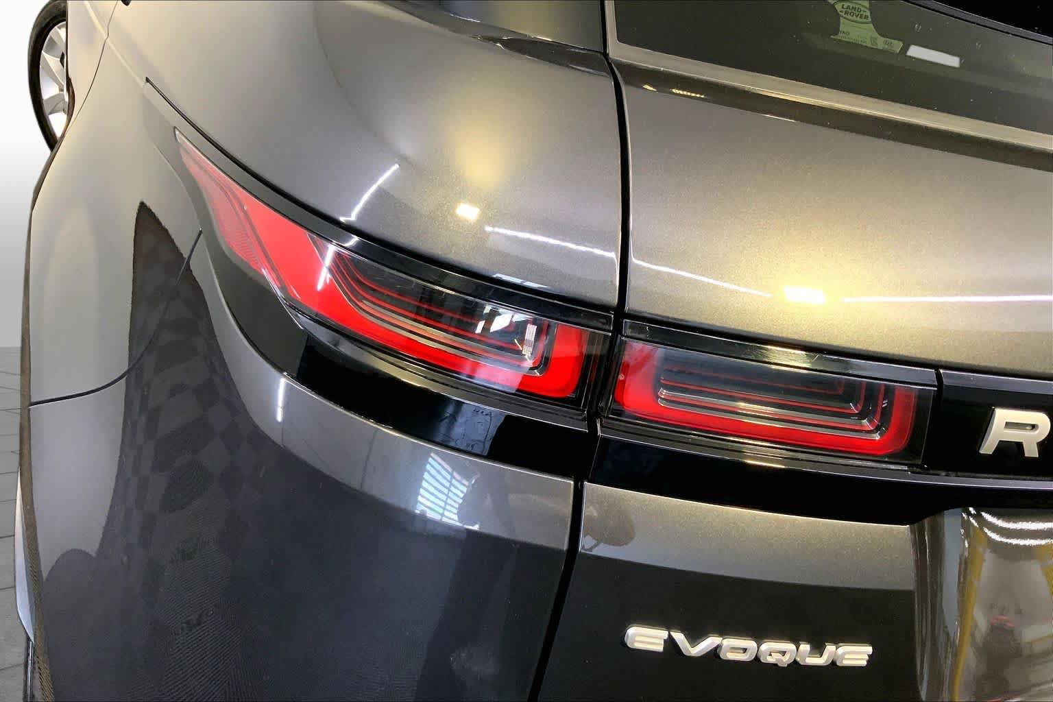 Used 2023 Land Rover Range Rover Evoque SE AWD/4WD image 28