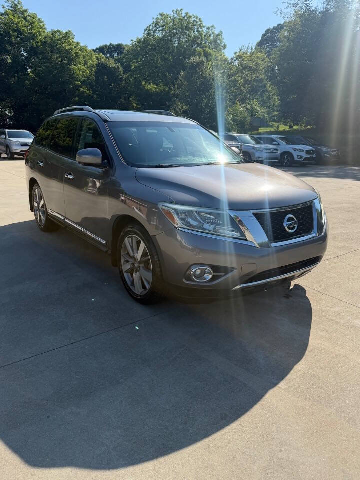 Used 2015 Nissan Pathfinder Platinum w/ Family Entertainment Package FWD image 7