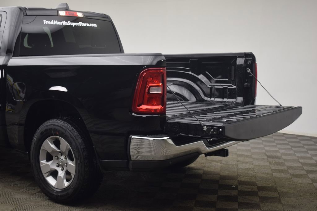 New 2026 RAM 1500 4x4 Crew Cab image 16