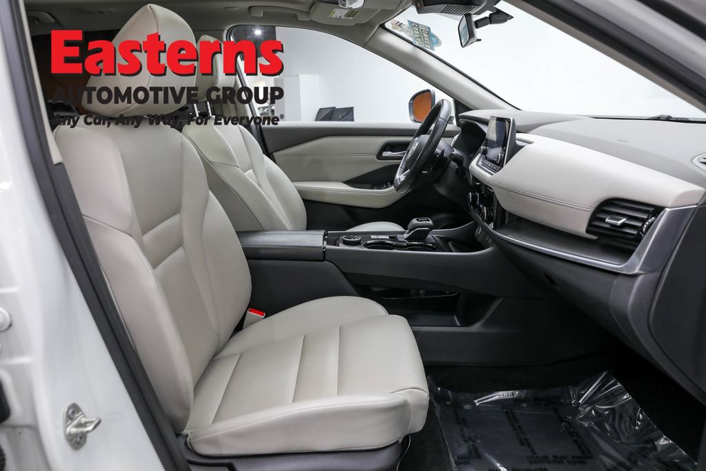 Used 2022 Nissan Rogue SV w/ SV Premium Package image 24