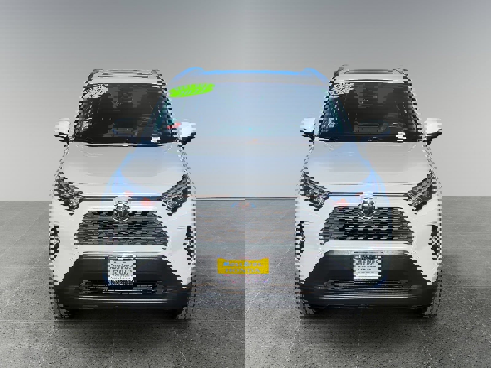 Used 2022 Toyota RAV4 XLE Premium image 8