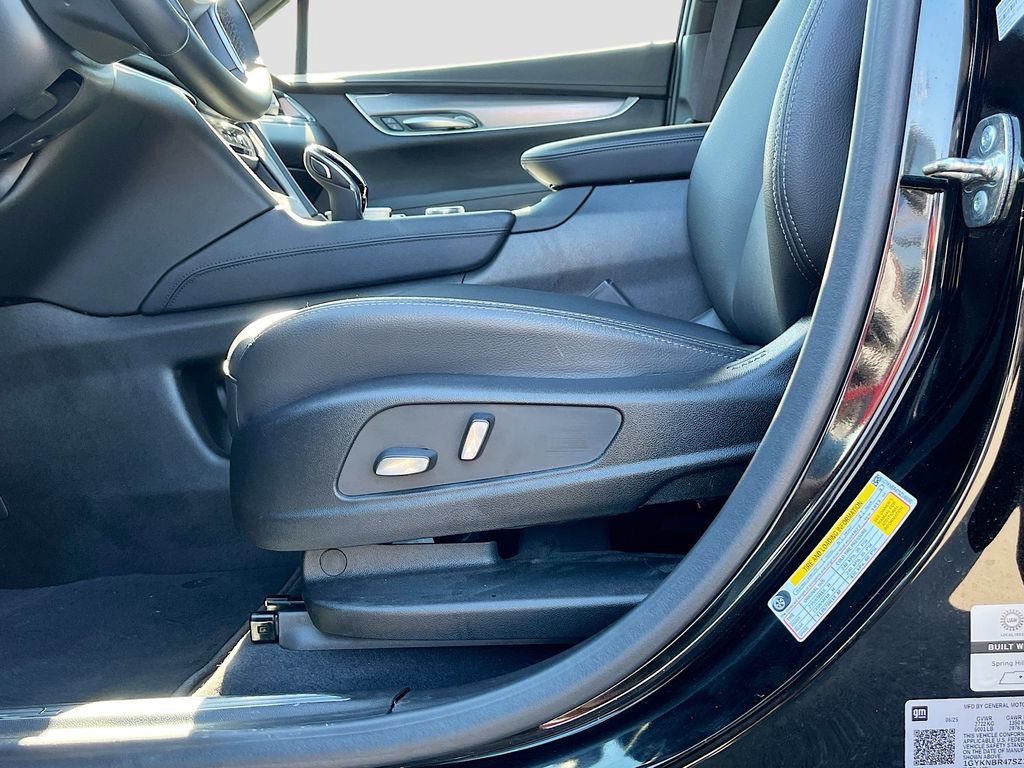 Used 2025 Cadillac XT5 Luxury w/ LPO, Floor Liner Package AWD/4WD image 18