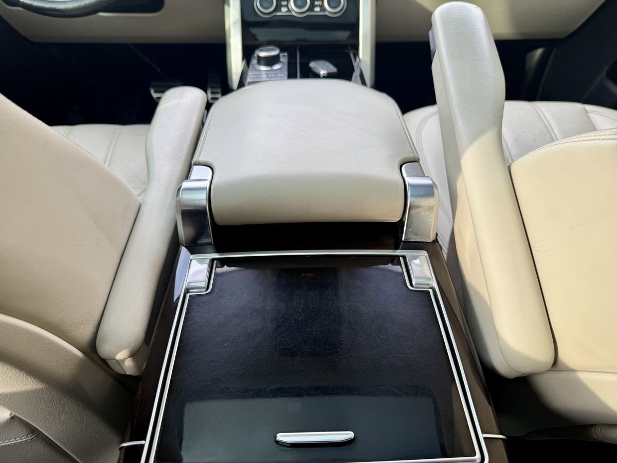 Used 2016 Land Rover Range Rover Long Wheelbase Supercharged image 37