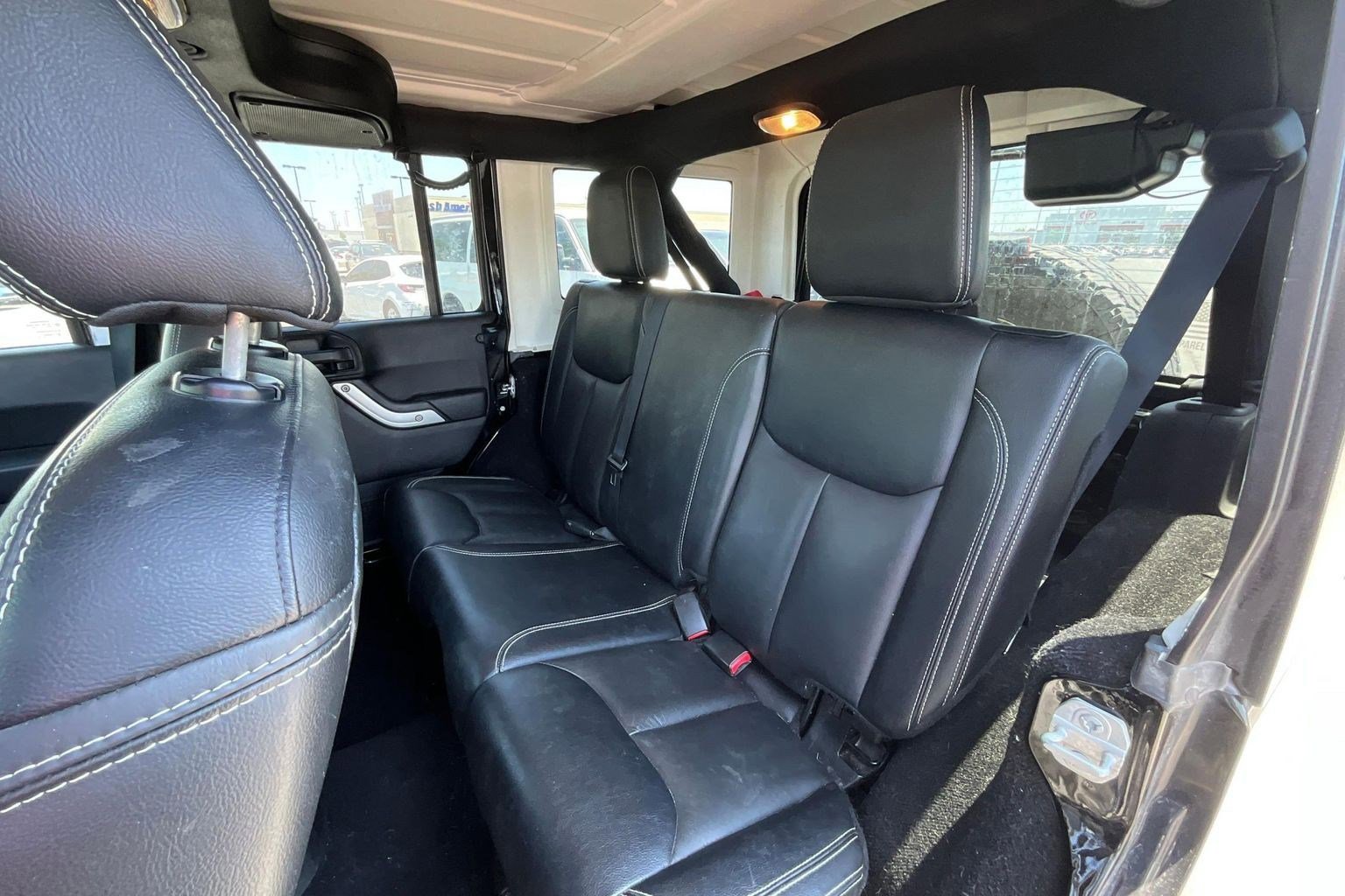 Used 2015 Jeep Wrangler Unlimited Rubicon AWD/4WD image 20