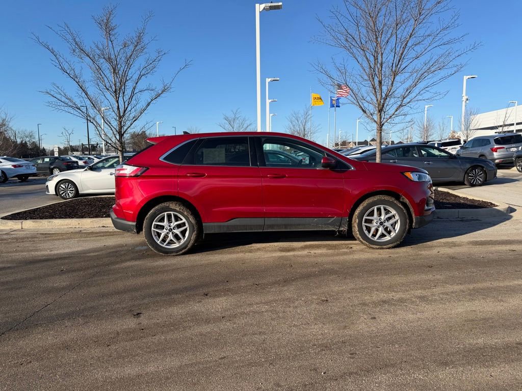 Used 2024 Ford Edge SEL AWD/4WD image 3