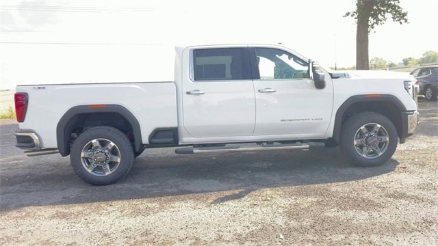 New 2026 GMC Sierra 2500 SLT image 9