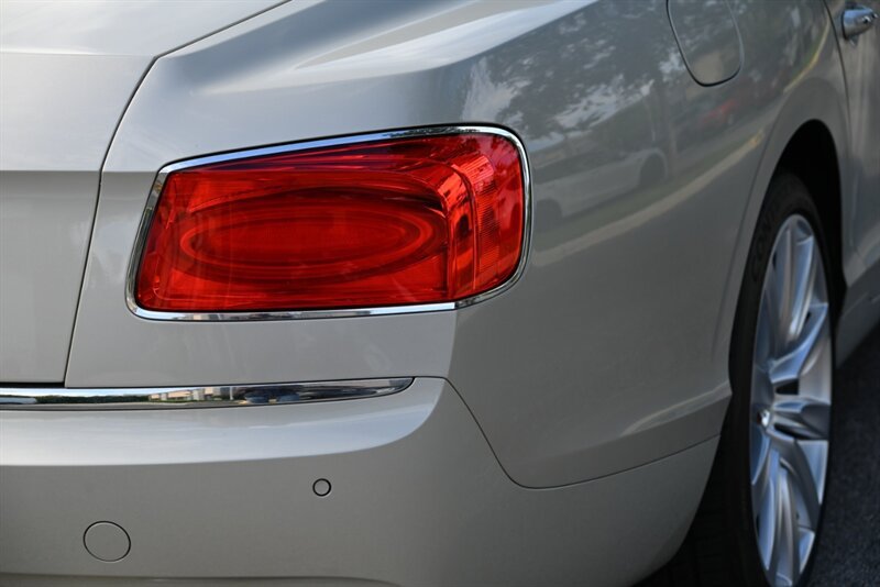 Used 2016 Bentley Flying Spur V8 AWD/4WD image 12