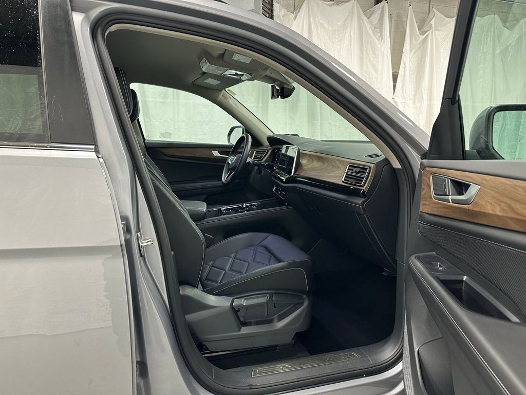 Used 2025 Volkswagen Atlas SE AWD/4WD image 61