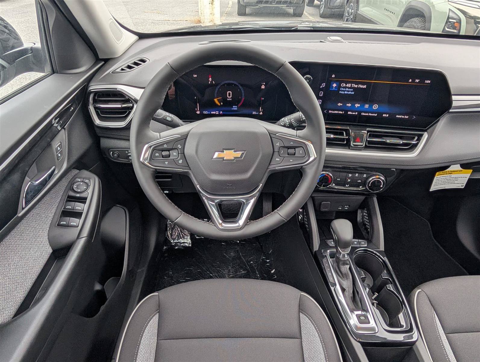 New 2025 Chevrolet TrailBlazer LT w/ LT Cold Weather Package AWD/4WD image 12