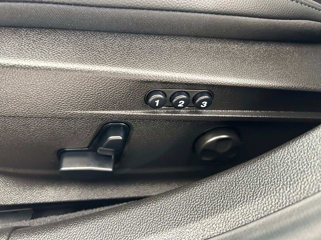 New 2025 Alfa Romeo Giulia w/ Driving Assist Package image 29