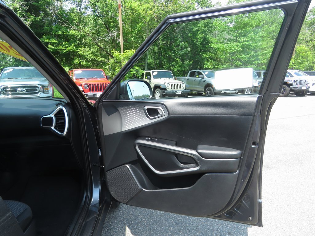 Used 2022 Kia Soul LX w/ Technology Package image 15
