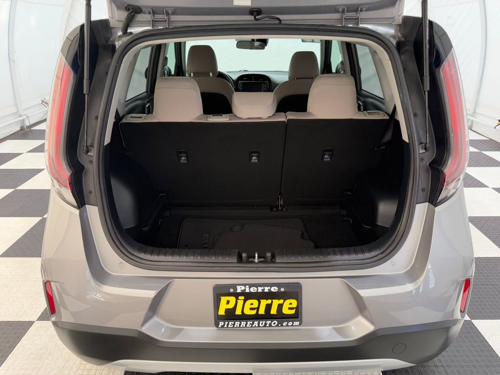 Used 2023 Kia Soul LX FWD video 4