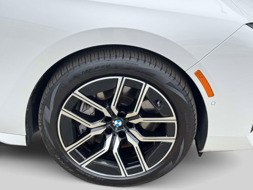 Certified 2023 BMW 760i xDrive w/ Executive Package image 7