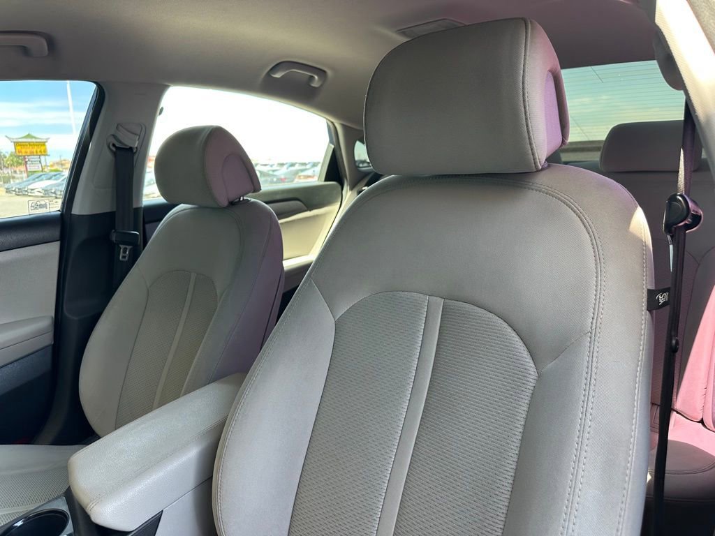 Used 2017 Hyundai Sonata SE image 15