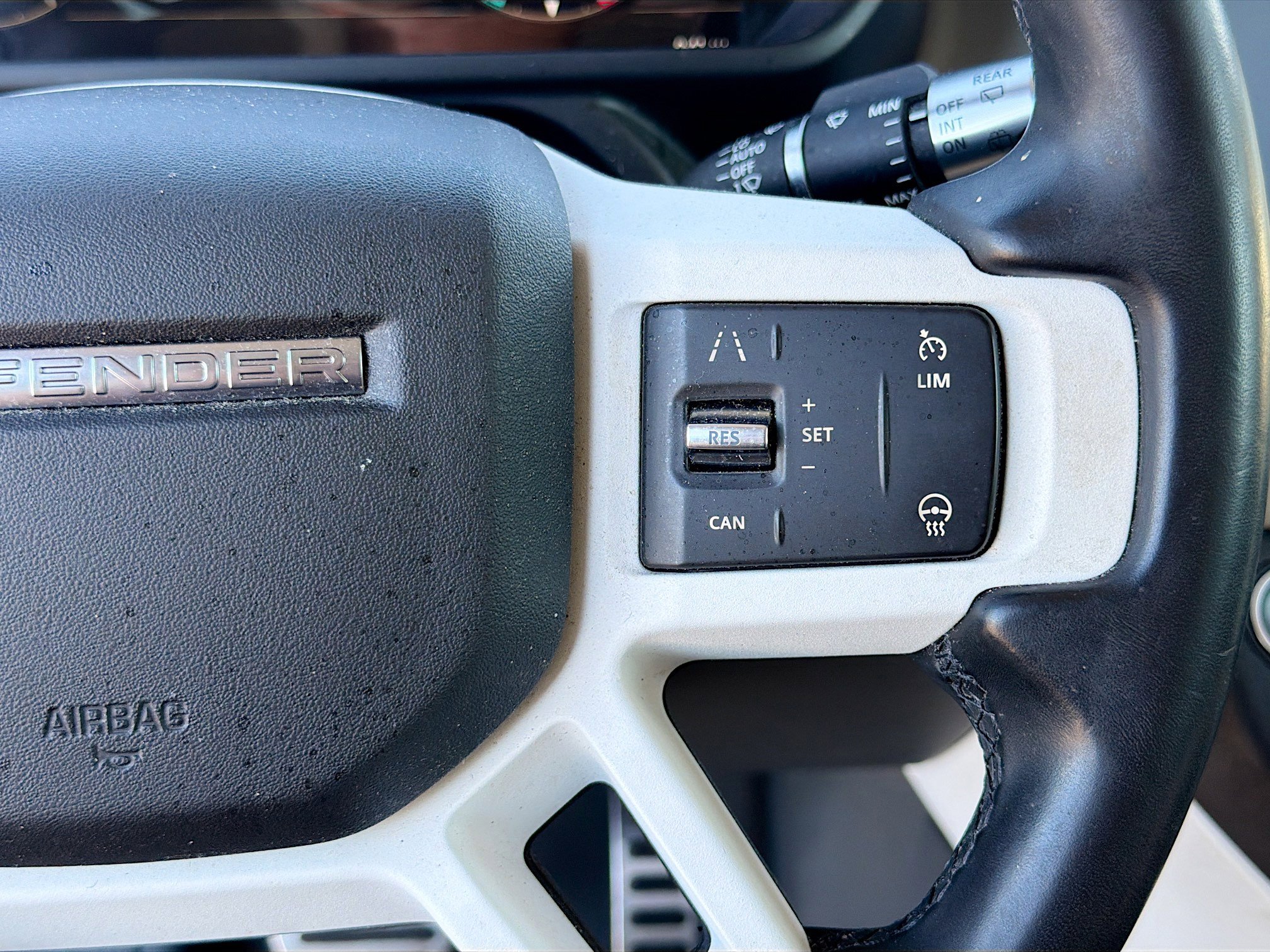 Used 2022 Land Rover Defender 110 SE image 38