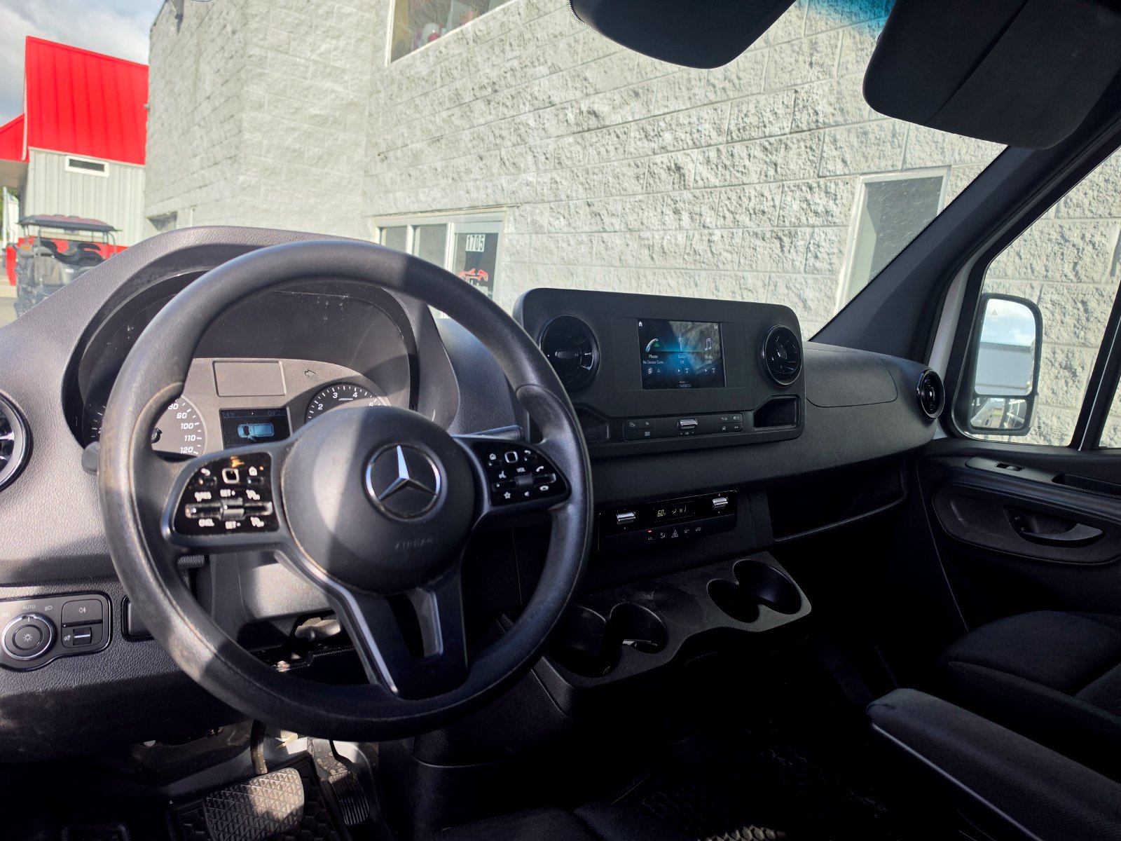 Used 2020 Mercedes-Benz Sprinter 2500 image 11